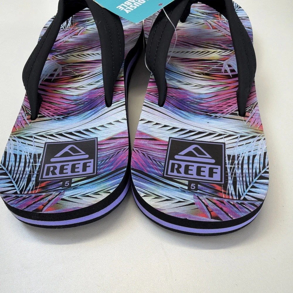 NWT Reef Kid's AHI‎ Flip Flop Size 5 Palm Fronds Tropical Purple Pink Blue Logo